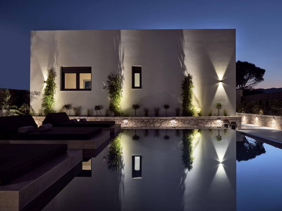 Noema Villa - Stylish Villa With Scenic Serenity, By Zantewize Sarakinádhon 외부 사진