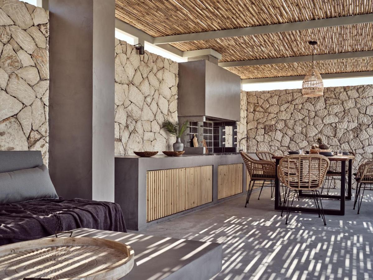 Noema Villa - Stylish Villa With Scenic Serenity, By Zantewize Sarakinádhon 외부 사진